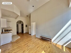 215 E 118th St in New York, NY - Building Photo - Building Photo