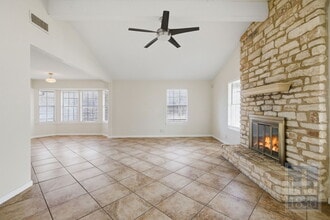 6201 Tara Dr in Austin, TX - Building Photo - Building Photo