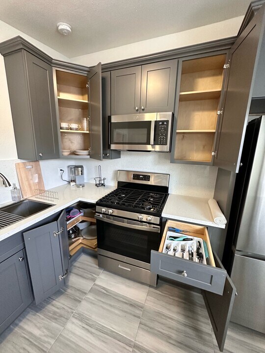 1654 W 54th St in Los Angeles, CA - Building Photo