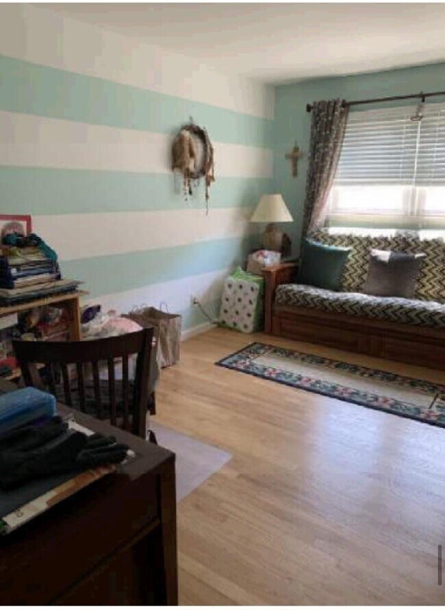 307 Born St in Secaucus, NJ - Building Photo - Building Photo