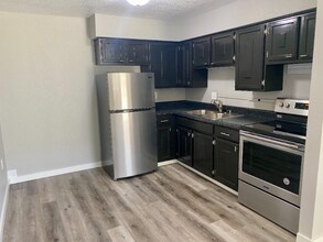 1131 Spencer St in Grinnell, IA - Foto de edificio - Building Photo