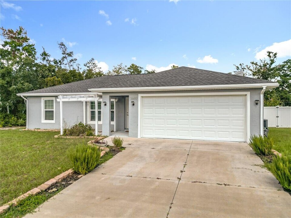 3897 SW 169th Ln Rd in Ocala, FL - Building Photo