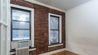 410 E 13th St, Unit 2C in New York, NY - Building Photo - Building Photo