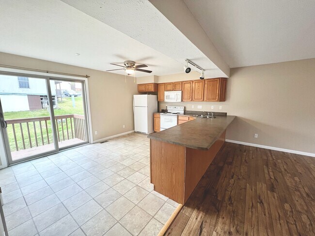 12 Sunridge Dr in Morgantown, WV - Foto de edificio - Building Photo