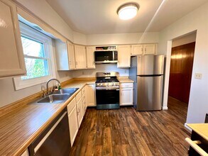 5038 Windriver Dr in Mckees Rocks, PA - Building Photo - Building Photo