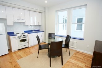215 E Broadway in Long Beach, NY - Building Photo - Building Photo
