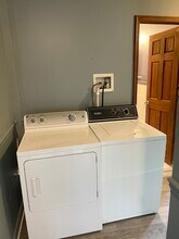 1248 E Philadelphia Ave in Gilbertsville, PA - Foto de edificio - Building Photo