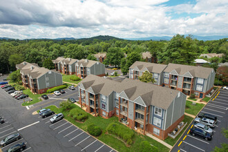 Barclay Place in Charlottesville, VA - Foto de edificio - Building Photo