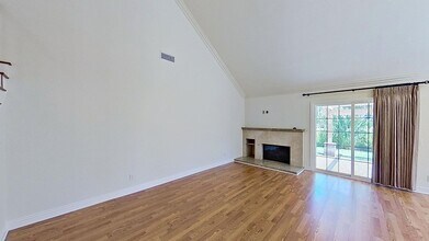 1013 Powell Dr in Placentia, CA - Foto de edificio - Building Photo