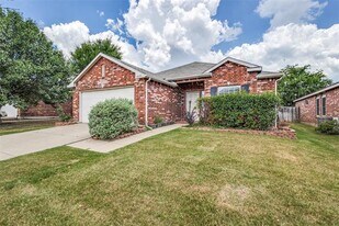 6025 Goldenrod Dr in Denton, TX - Building Photo