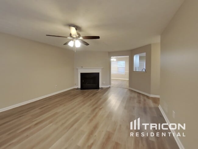 2492 Feathertree Ln in Lawrenceville, GA - Foto de edificio - Building Photo