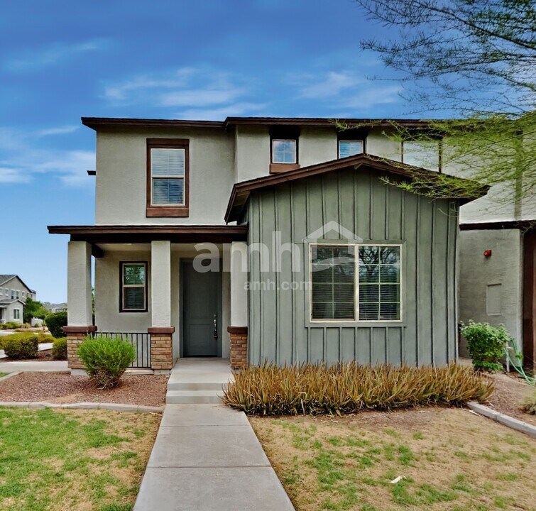 20753 W Thomas Rd in Buckeye, AZ - Building Photo