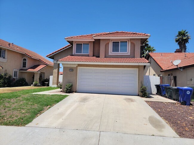 7598 Honeysuckle St in Fontana, CA - Building Photo - Building Photo
