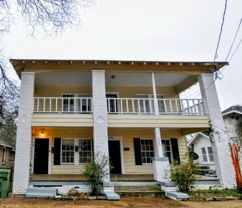 2030 Madison Ave in Montgomery, AL - Building Photo