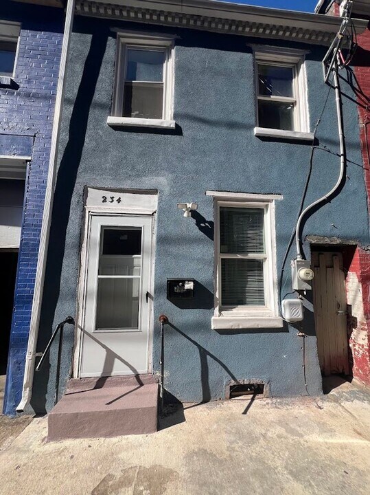 234 Plum St in Reading, PA - Building Photo