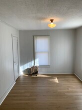 218 Elm St in Greenfield, TN - Foto de edificio - Building Photo