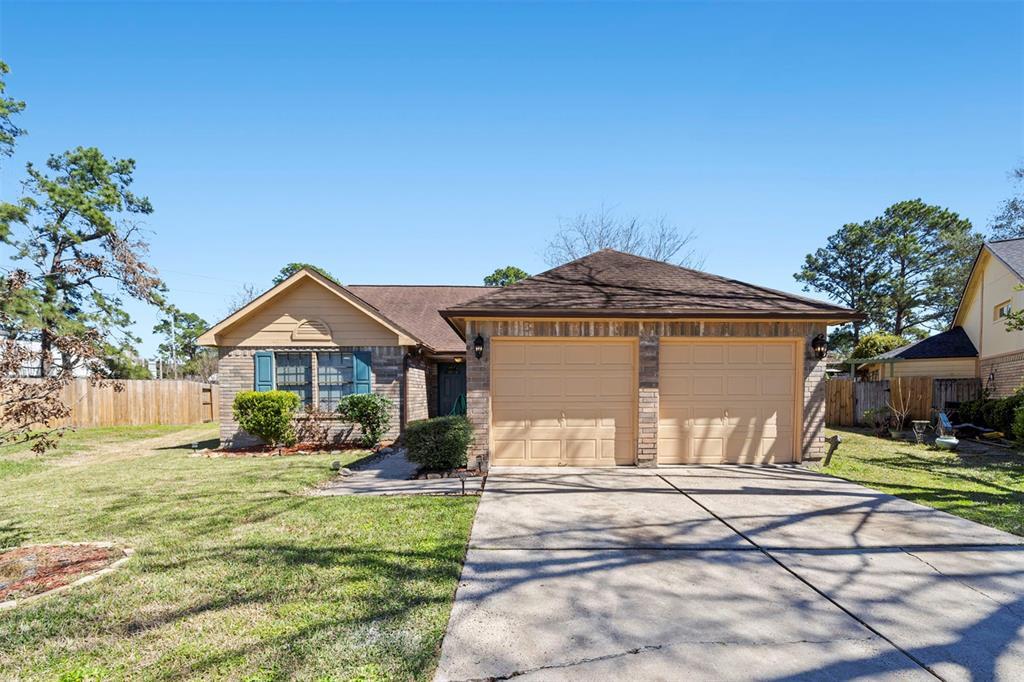 7782 Pine Center Dr in Houston, TX - Building Photo