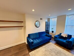 747 S 10th St in Philadelphia, PA - Building Photo - Building Photo