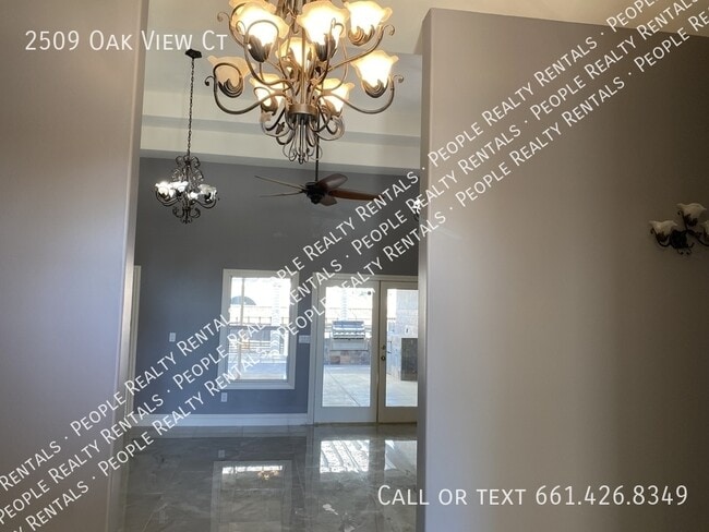 2509 Oak View Ct in Bakersfield, CA - Building Photo - Building Photo
