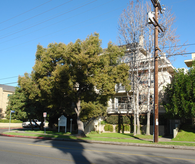 10853 Camarillo St in North Hollywood, CA - Building Photo - Building Photo