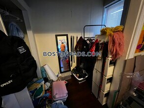 71 S Huntington Ave, Unit 2 in Boston, MA - Building Photo - Building Photo
