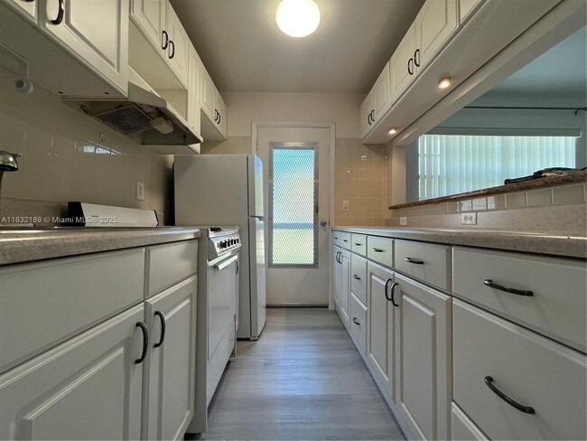 property at 1431 S 14th Ave