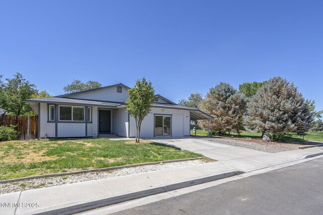 600 Silver Lace Blvd in Fernley, NV - Building Photo - Building Photo