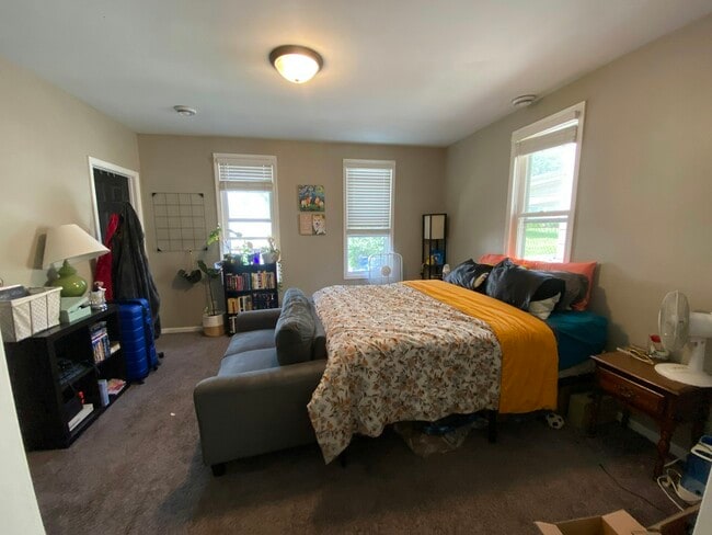 property at 1219 E Kane Pl