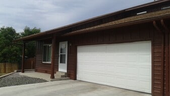 1547 Secrest Ct in Golden, CO - Building Photo