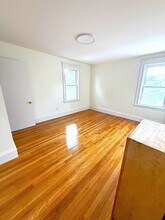 117 Phillips St in Quincy, MA - Building Photo - Building Photo