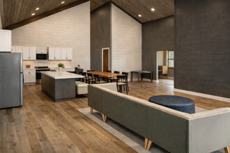 490 S Oak St in Big Cabin, OK - Building Photo - Building Photo