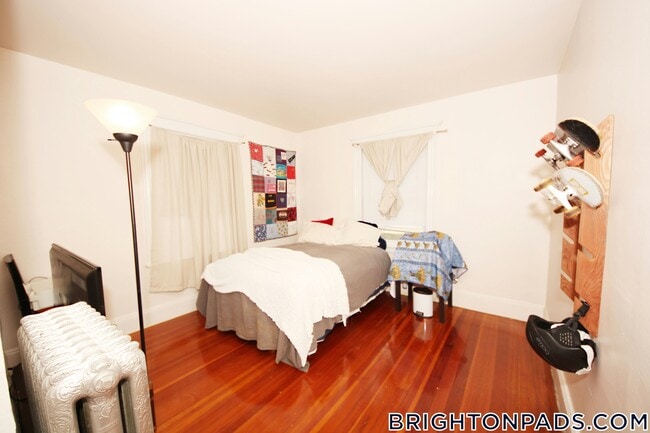 29 Justin Rd, Unit 1 in Boston, MA - Foto de edificio - Building Photo