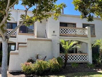13292 Salmon River Rd in San Diego, CA - Building Photo - Building Photo