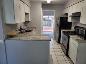 2449 Reagan Ave in Virginia Beach, VA - Building Photo - Building Photo