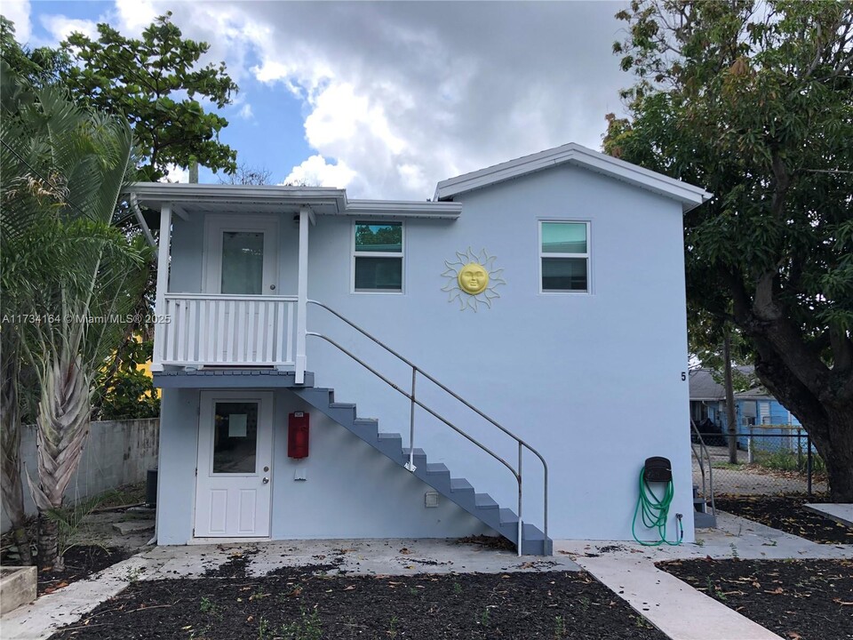 114 S M St in Lake Worth, FL - Building Photo