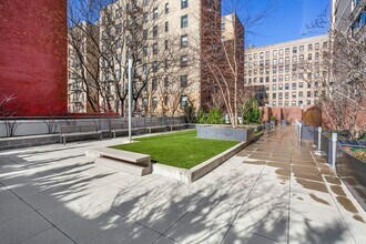 100 W 93rd St in New York, NY - Foto de edificio - Building Photo