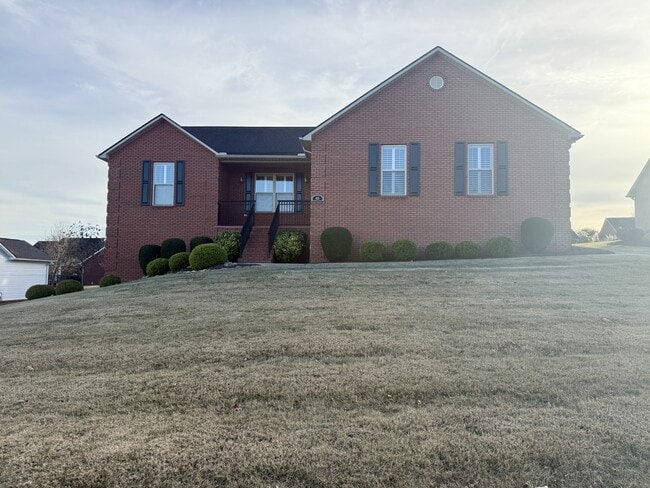 421 Amberland Ln in Maryville, TN - Building Photo - Building Photo