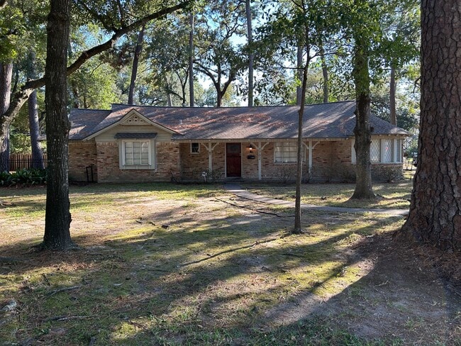 property at 1702 Maux Dr