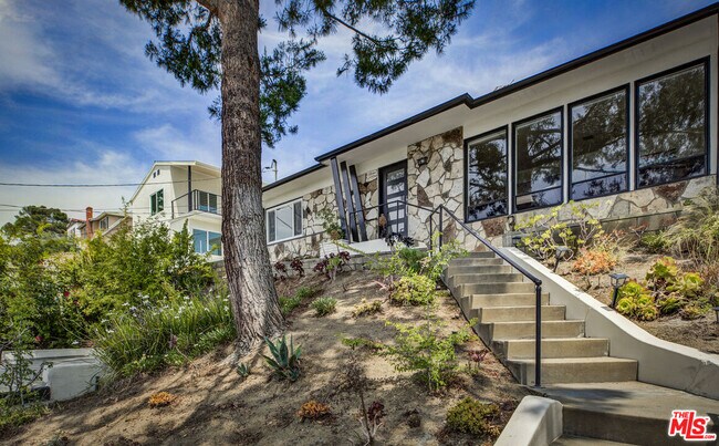 612 Luton Dr in Glendale, CA - Building Photo - Building Photo