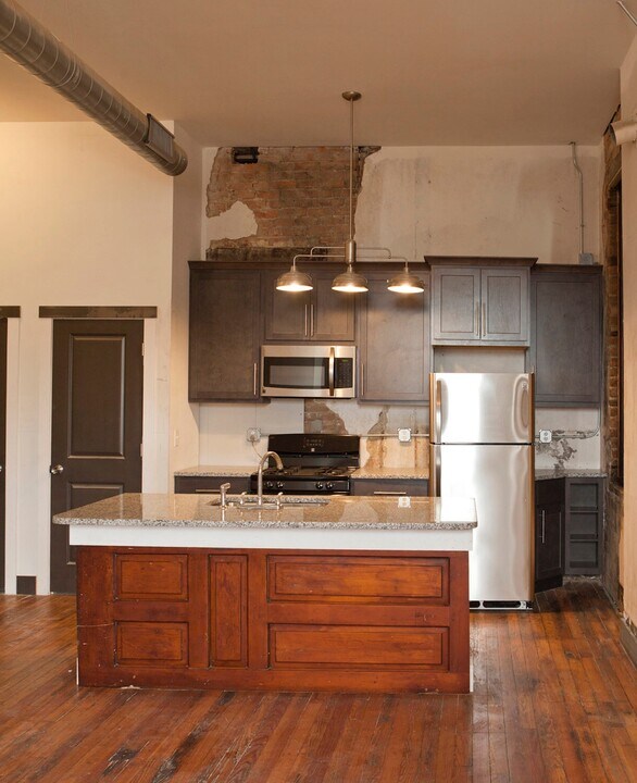 2611 Short Vine St in Cincinnati, OH - Foto de edificio