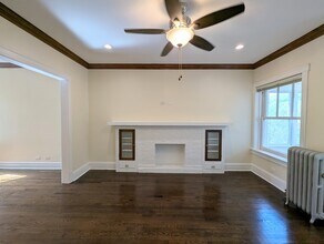 1407 W Winona St, Unit 2 in Chicago, IL - Foto de edificio - Building Photo
