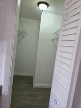 448 E 40th St, Unit Efficiency in Hialeah, FL - Foto de edificio - Building Photo