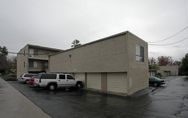 Vine Ave in Ontario, CA - Building Photo - Building Photo