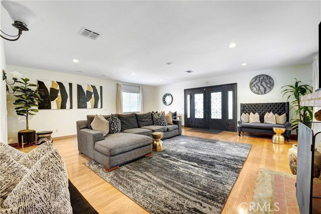 11242 Sheldon St in Los Angeles, CA - Building Photo - Building Photo