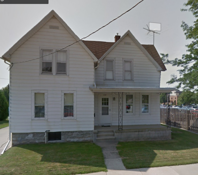 property at 315 E Maple St