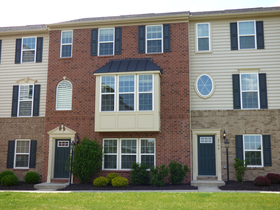 2703 Pointe View Dr in Mars, PA - Building Photo