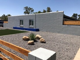 1308 E Vista Ave in Phoenix, AZ - Building Photo