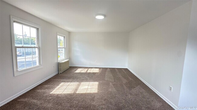 1617 Main St in Pleasant Valley, NY - Building Photo - Building Photo