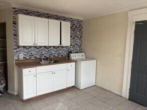 1308 E Main St in Waterbury, CT - Building Photo - Building Photo