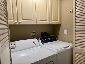 10766 Sabre Hill Dr in San Diego, CA - Building Photo - Building Photo